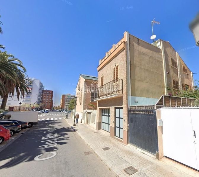 Casa adosada en calle rio tajo 21 vivienda turistica independiente a 100 metros de la playa de la malvarrosa ciudad en Valencia - Imagen 26