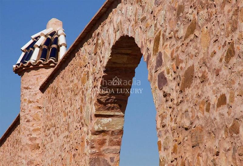 Foto 024fe384-79c2-47f1-a5d4-b74cd0e66b45. Solar industrial parcela industrial con fachada a 3 calles en Puçol