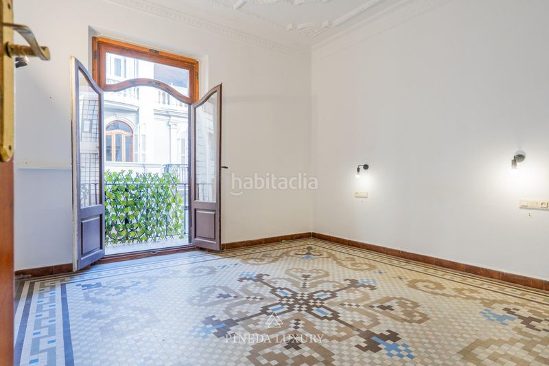 Piso en calle convento st clara 11 vivienda señorial en el centro y junto a la plaza del ayuntamiento en Valencia - Imagen 4