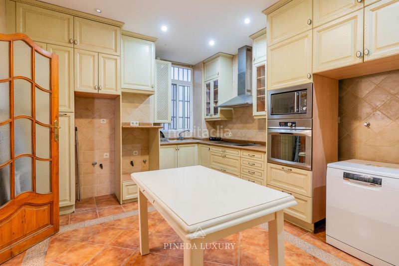 Piso en calle convento st clara 11 vivienda señorial en el centro y junto a la plaza del ayuntamiento en Valencia - Imagen 23