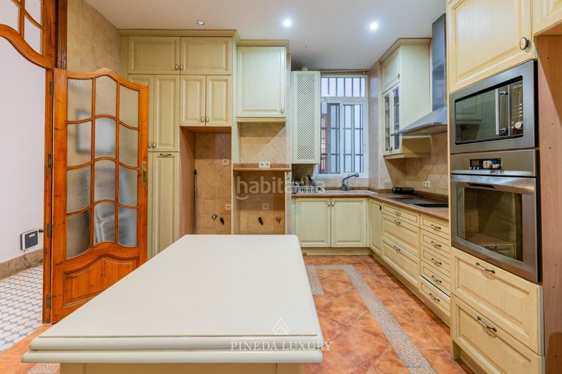 Piso en calle convento st clara 11 vivienda señorial en el centro y junto a la plaza del ayuntamiento en Valencia - Imagen 21