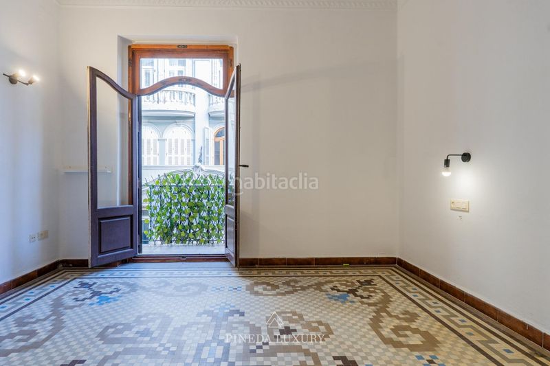 Piso en calle convento st clara 11 vivienda señorial en el centro y junto a la plaza del ayuntamiento en Valencia - Imagen 3