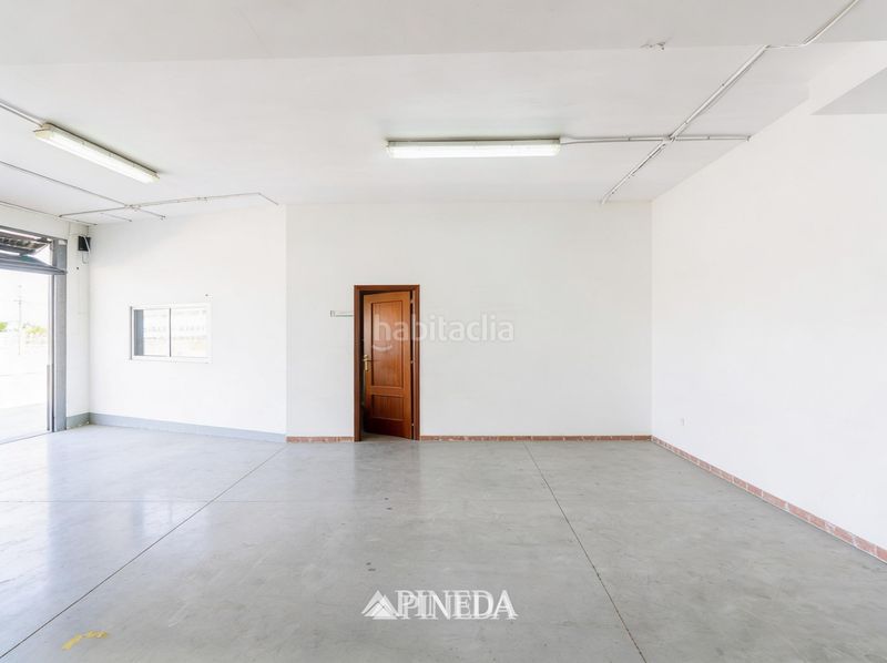 Foto c73f7e07-6218-43a8-9a3b-bd2895b4f9da. Nau industrial a Playa del Puig El Puig de Santa Maria