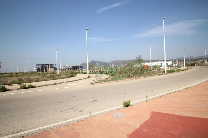Foto 7c9ec4c1-d49c-4e7e-9167-8c576f32dd9c. Terreny residencial a Avenida de Abril-9 de Octubre Sagunt