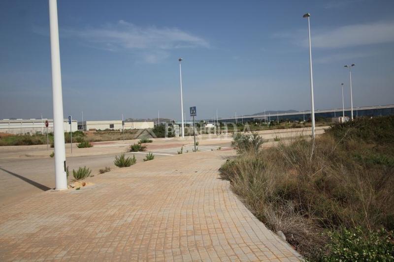 Foto 46e46831-b905-414a-a7bc-5494964b35bb. Terreny residencial a Avenida de Abril-9 de Octubre Sagunt