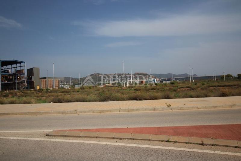 Foto 84248aa9-3e3d-4c4c-b6f3-020e56edaff8. Terreny residencial a Avenida de Abril-9 de Octubre Sagunt