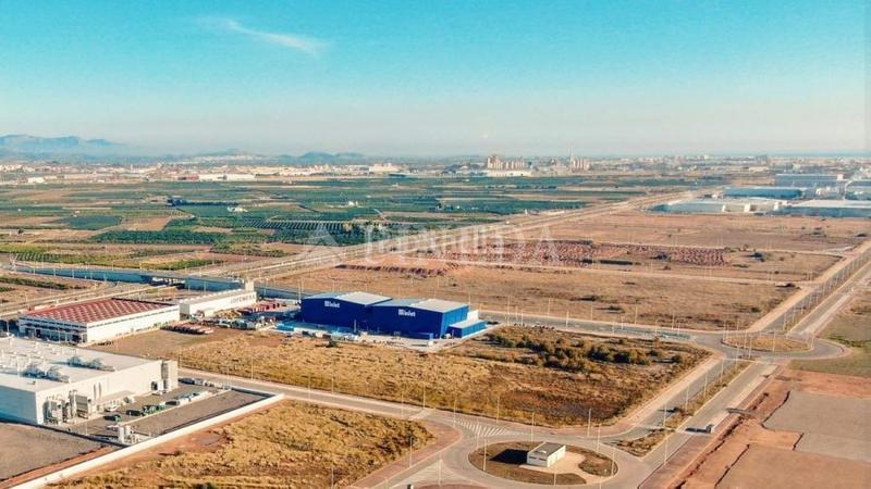 Foto d1e6cfb2-fae5-43cd-b2f7-9e6c4d206407. Terreny residencial a Avenida de Abril-9 de Octubre Sagunt