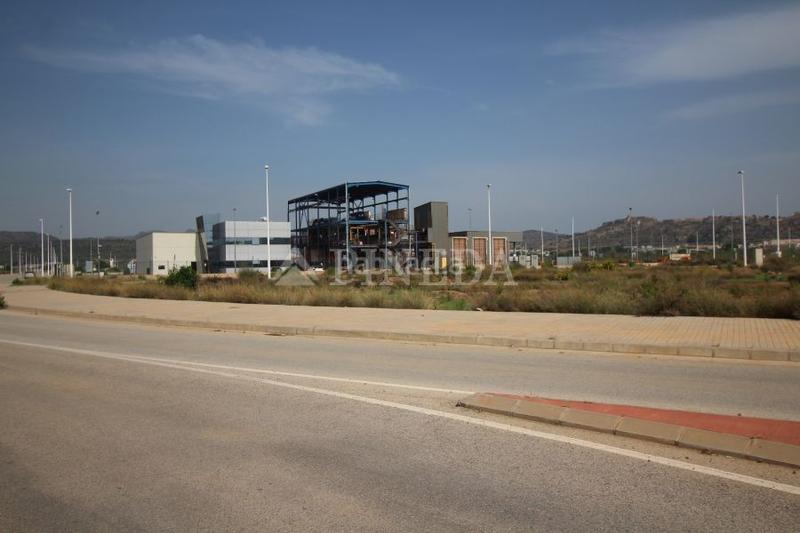 Foto e58a3974-89c7-4ec6-9dd1-38e1e1cadef8. Terreny residencial a Avenida de Abril-9 de Octubre Sagunt
