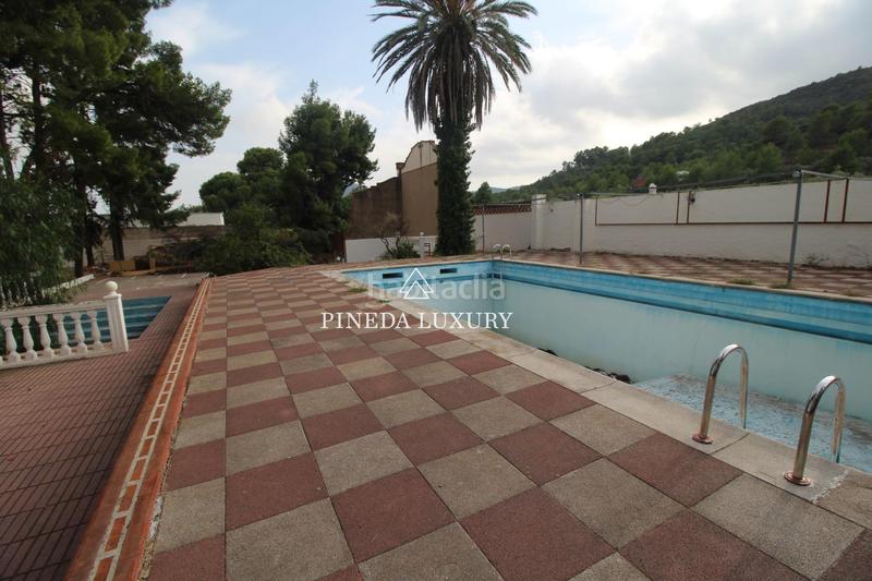 Foto d3748dfe-037b-4608-97ae-ca67d9821ce5. Edifici a Estivella