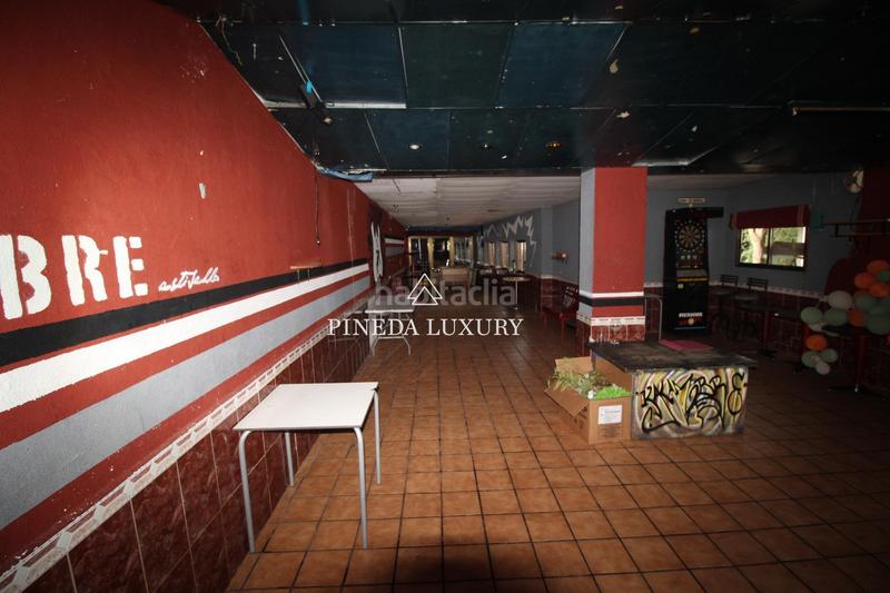 Foto ecde1d2e-d47f-4fb9-9303-36b4ee1dd7d1. Edifici a Estivella