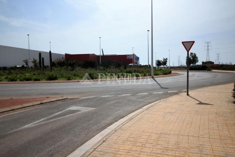 Foto 0c56c46e-2b6a-4798-8c62-91fa5384d865. Terreny residencial a playa puerto de Sagunto Sagunt