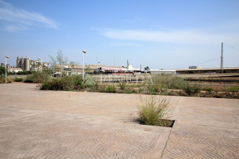 Foto 31a09d56-ae08-45ba-85a4-dfb2a54fa378. Terreny residencial a playa puerto de Sagunto Sagunt
