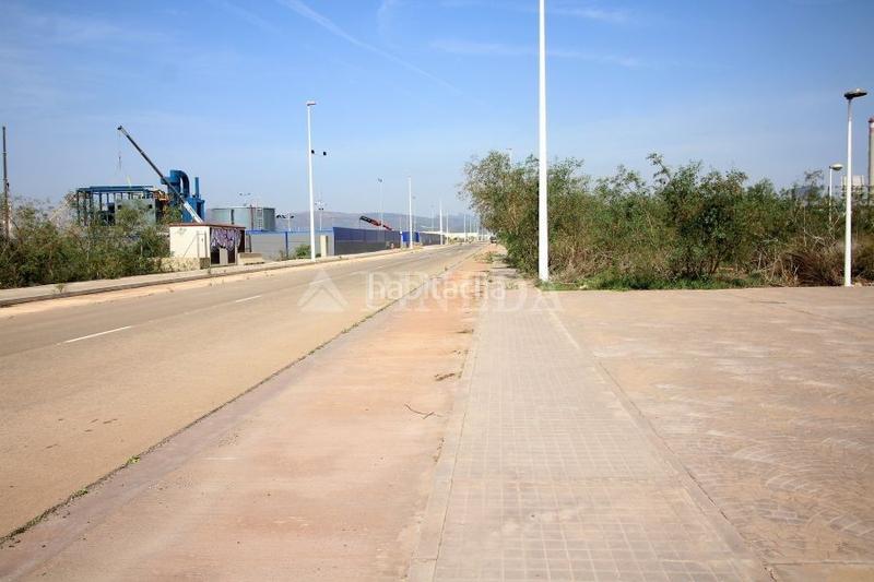 Foto 4accda29-aebf-4a05-9b96-6fbb1c6672ce. Terreny residencial a playa puerto de Sagunto Sagunt