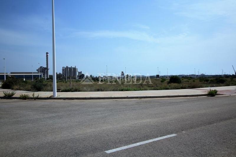 Foto 54d612e2-9c20-4a6a-b0cd-2d2abbe3cae3. Terreny residencial a playa puerto de Sagunto Sagunt