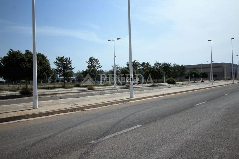 Foto 904ac679-39de-47b0-b60d-9c08acd71cce. Terreny residencial a playa puerto de Sagunto Sagunt