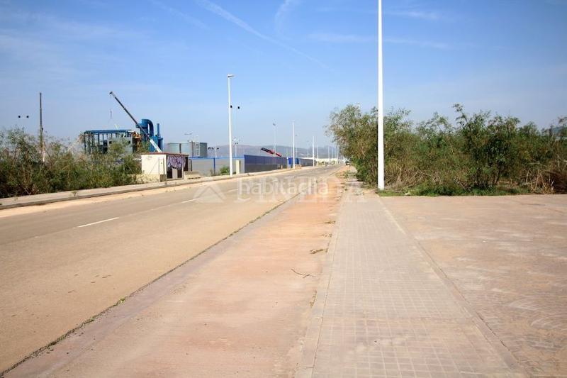 Foto bfb364df-1d12-4369-bff6-3508dc6b003f. Terreny residencial a playa puerto de Sagunto Sagunt