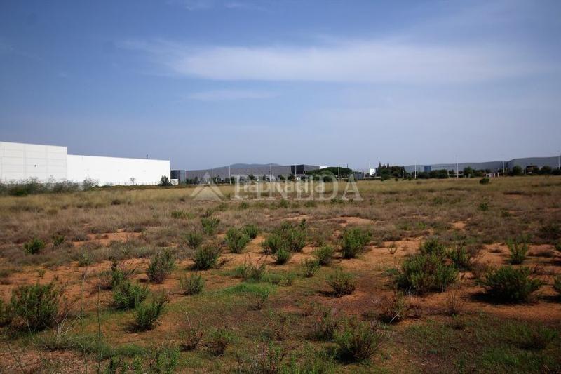 Foto fb23cca1-c7fc-4020-a57e-03474e219cf2. Terreny residencial a playa puerto de Sagunto Sagunt