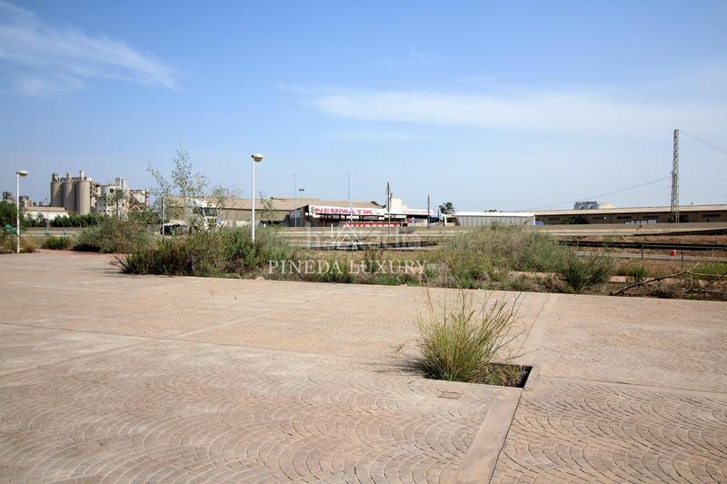 Foto 6a51a8fc-9321-40cd-b98d-705efb97a432. Terreny residencial a Avenida de Abril-9 de Octubre Sagunt