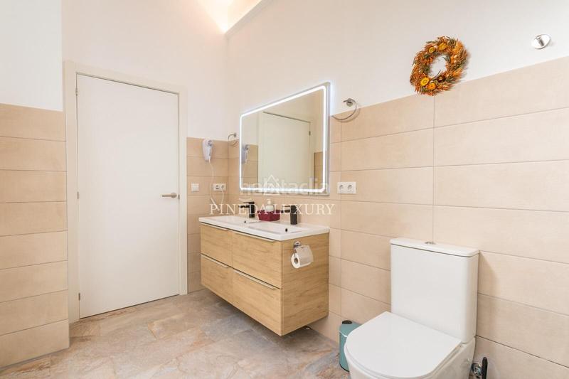 Foto 98fc09f4-d81e-4e24-b3d1-05b8743b5cd3. Piso en calle de la visitación 8 piso turistico a la venta junto al cauce del rio turia y a un paso de las torres de serrano en Valencia