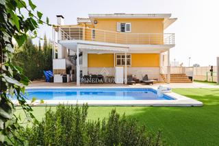 Haus in Calle ecológica s/n. Chalet independiente en parcela esquinera de 1000 m2 a la venta