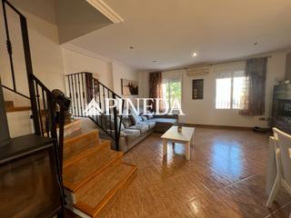Maison jumelée à Doctor Palos - Alto Palancia. Adosado con terraza muy luminoso   en zona residencial de sagunt