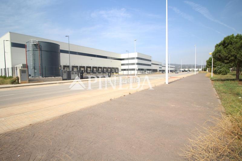 Foto 5e4ef128-72f1-4580-9307-0c90d9888e90. Solar industrial a Avenida de Abril-9 de Octubre Sagunt