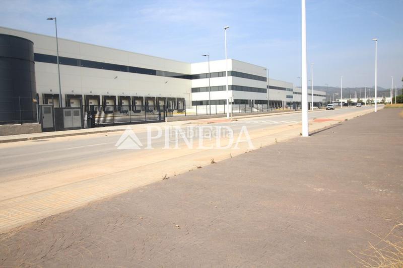 Foto 7b0c15d5-58e2-45d6-917f-4f10fbdc7d19. Solar industrial a Avenida de Abril-9 de Octubre Sagunt