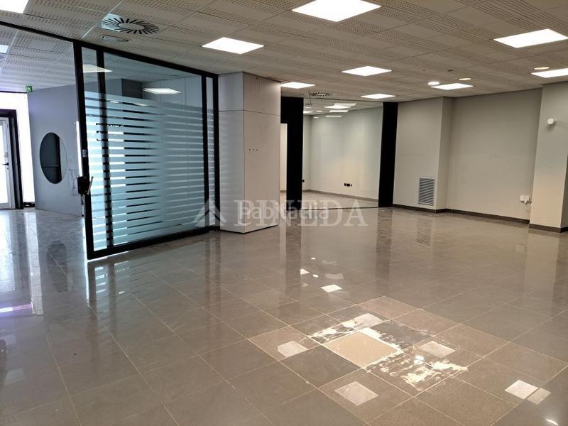 Foto 0ed9a427-8f73-4205-9d52-8c196bf03d28. Location local commercial dans El Puig El Puig de Santa Maria