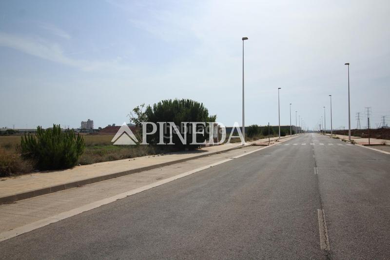 Foto d908ef0d-daeb-4a36-bb94-6442861db368. Terreny residencial a Avenida de Abril-9 de Octubre Sagunt