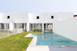 Reihenhaus  Calle senyera. Casa en la playa de la puebla de farnals, seminueva.