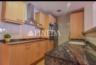 Apartament  Avenida de las pescadors. Grupo pineda te ofrece apartamento de 3 dormitorios en la playa