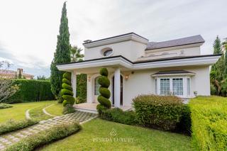Chalet  Calle de la sierra calderona 14. Chalet independiente en los monasterios con piscina privada y ja