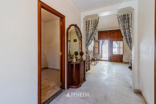 Masía  Calle mestre serrano. Casa de pueblo a reformar con gran patio en el centro