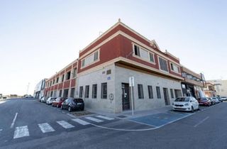 Rent Business premise in Museros. Oportunidad de negocio en alquiler en emperador valencia  2.024