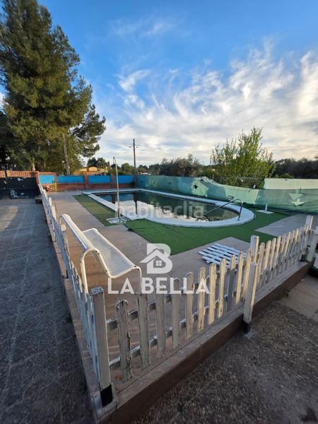 Foto 1ceedfd2-dad9-42e9-8467-45256f3e7ce1. Xalet amb xemeneia piscina a Coria del Río