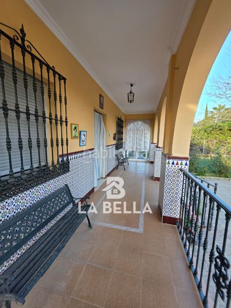 Foto 2c976521-b201-400c-bd61-834bd9af3312. Xalet amb xemeneia piscina a Coria del Río