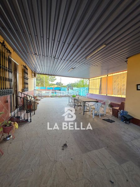 Foto 8e4e75cf-90e2-4b36-a065-0576b28cc313. Xalet amb xemeneia piscina a Coria del Río