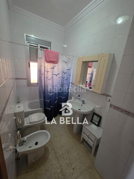 Foto cd42e40a-399d-4ddb-9802-1161647807c8. Xalet amb xemeneia piscina a Coria del Río