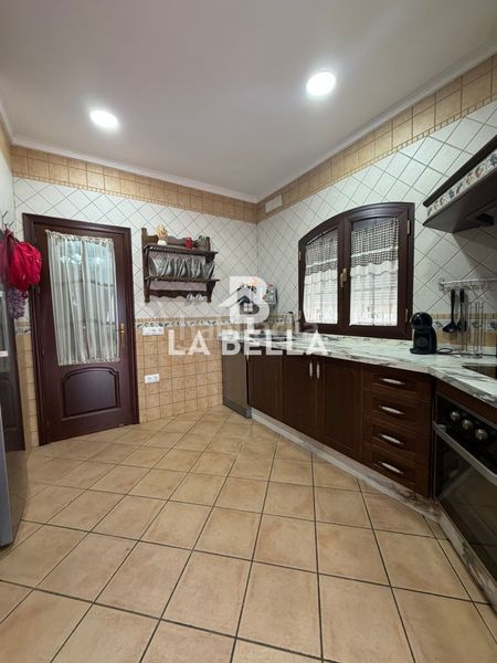 Foto 04b1bf85-2fba-496b-9d8d-6f799bee0837. Casa amb aparcament a Umbrete