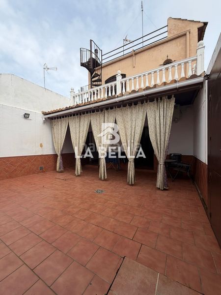 Foto 0795a41a-b0cf-43d4-b47a-4cd62e8d6fae. Casa amb aparcament a Umbrete