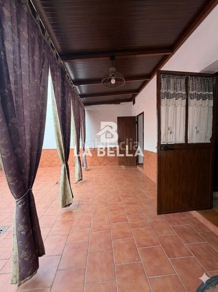 Foto 75952683-3a7c-411c-bb27-877348a43d6b. Casa amb aparcament a Umbrete