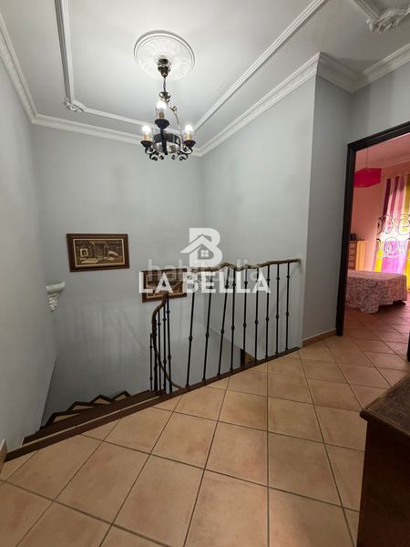 Foto 92746222-178c-480c-86e3-a0e4a16a5e94. Casa amb aparcament a Umbrete