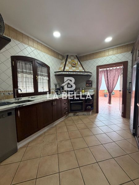 Foto 92c6b8d6-8505-4887-bbe9-4282a507d78e. Casa amb aparcament a Umbrete