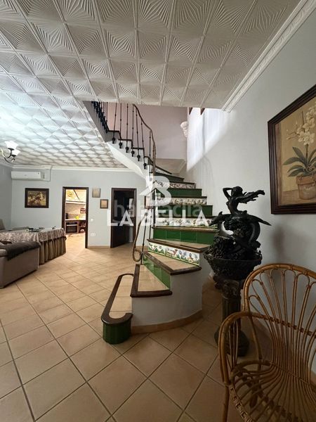 Foto bba48233-f3bc-4e18-bf4d-0d7671867a98. Casa amb aparcament a Umbrete