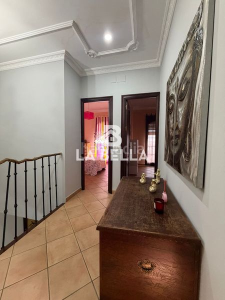 Foto bcb582f6-af8c-4fde-a924-fa75d25acfcb. Casa amb aparcament a Umbrete