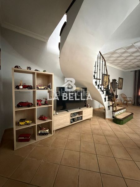 Foto e71b8546-5b40-4cdf-a4a2-25c0873b6c6f. Casa amb aparcament a Umbrete