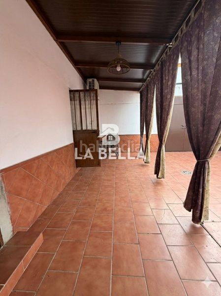 Foto e903ae92-8246-4b55-abd9-a558c07781bd. Casa amb aparcament a Umbrete