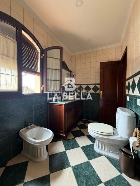 Foto ee64b2e6-3c6d-4c42-a6d5-49b2ab463def. Casa amb aparcament a Umbrete