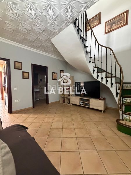 Foto f8e6ddfb-8c88-4f65-9d66-dac6cd80c557. Casa amb aparcament a Umbrete