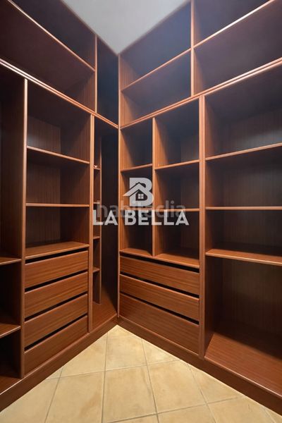 Foto fce2ec34-e9a5-48b5-a54e-648f392a2a9d. Casa amb aparcament a Umbrete